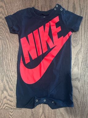 Nike Size 24 month Boy's One Piece Romper Outfit